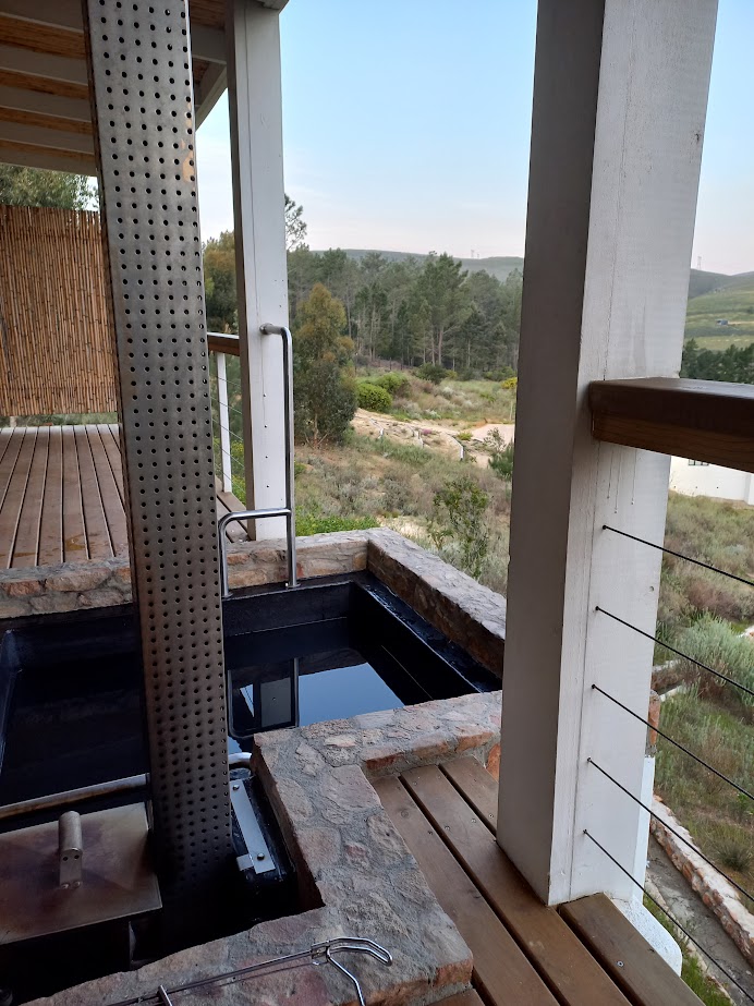 Blue Crane Lodge Farm Hot Tub